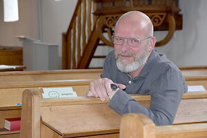 „Eine Kirchengemeinde lebt davon, dass Menschen zusammenkommen und zum Beispiel gemeinsam Gottesdienste feiern“, sagte Gerold Alsmeier, Pastor der Evangelisch-reformierten Kirchengemeinde Ihrhove. Fotos: Ammermann